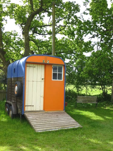 horsebox hut